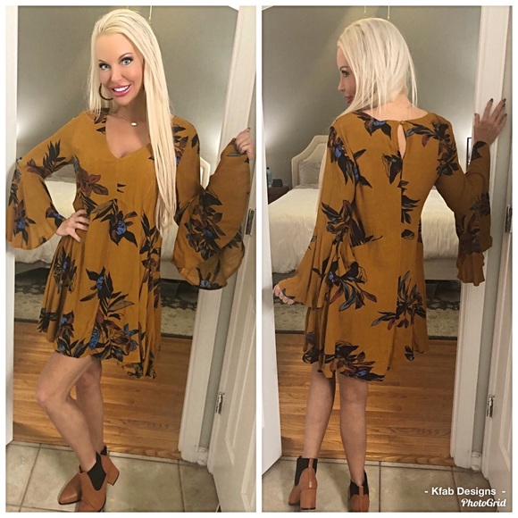 JODIFL Dresses & Skirts - LAST 1! 💕Bell sleeve fully lined floral dress!